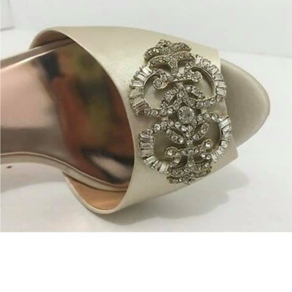 Elegant Cream Embellished Women's Shoe